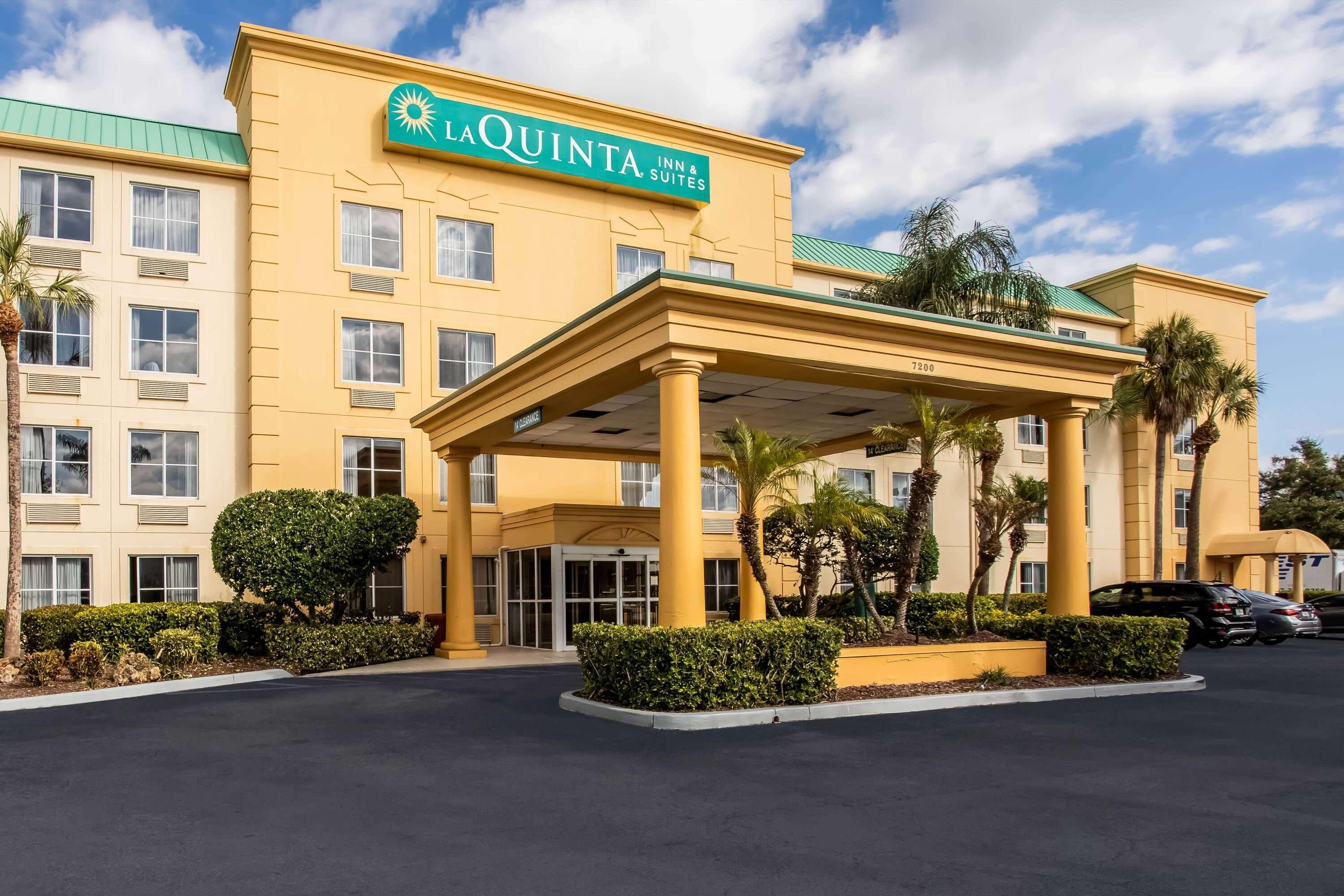 La Quinta By Wyndham Melbourne Viera Hotel Exterior photo